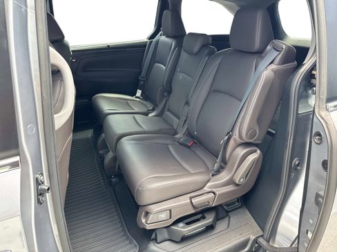 Used 2023 Honda Odyssey Touring image 13