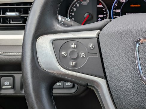 Used 2020 GMC Acadia SLT w/ Driver Alert Package II FWD image 25