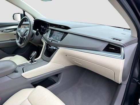Used 2019 Cadillac XT5 Luxury image 31