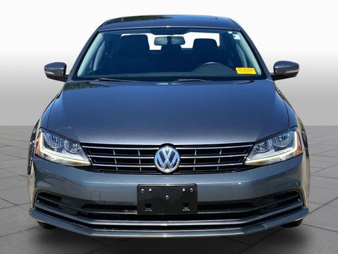 Used 2018 Volkswagen Jetta SE FWD image 4