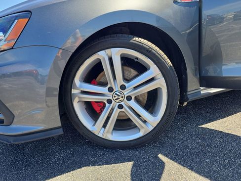 Used 2017 Volkswagen Jetta GLI FWD image 30