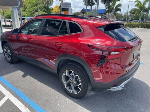Used 2025 Chevrolet Trax LT image 3