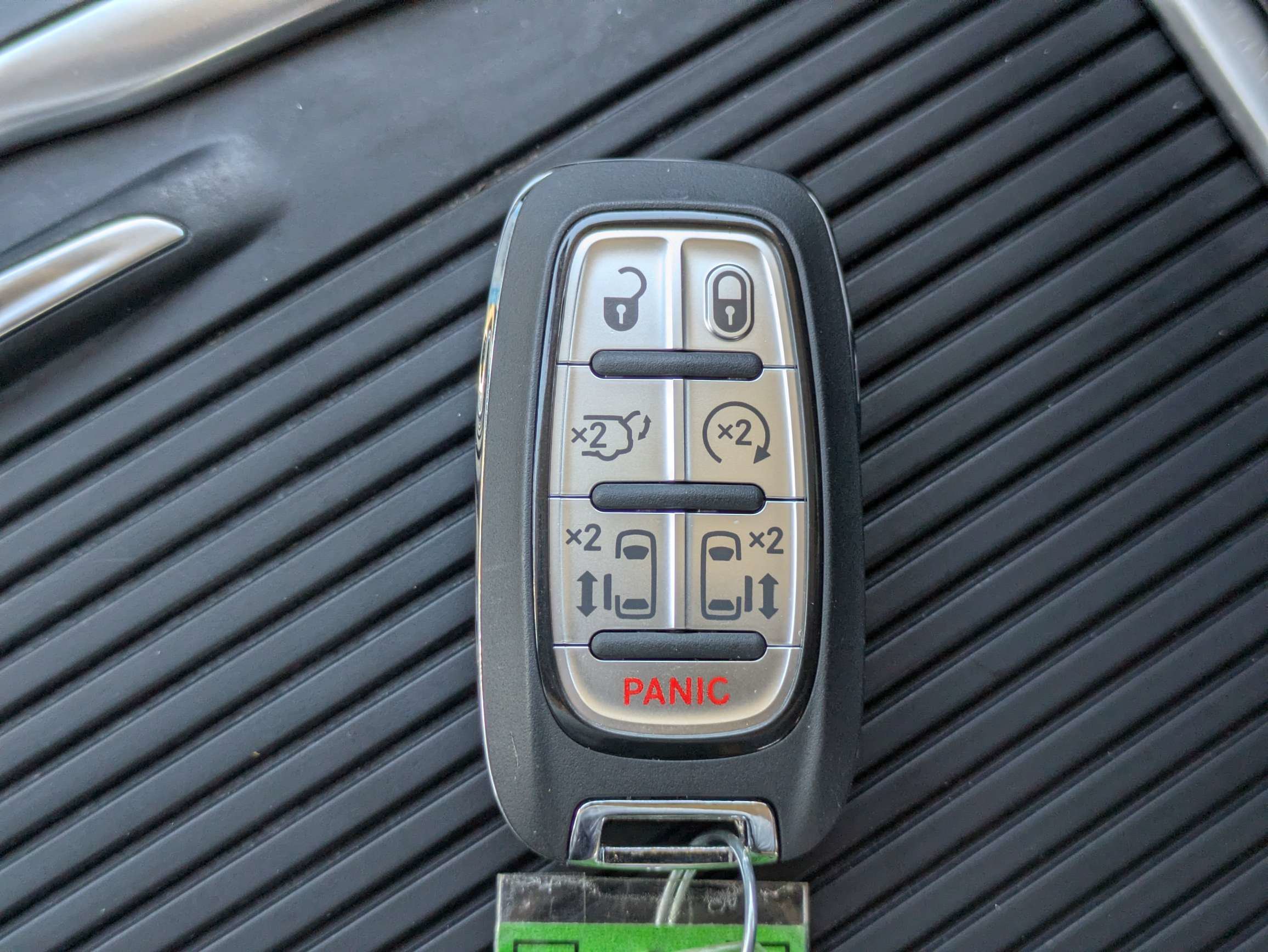 Used 2024 Chrysler Pacifica Touring-L FWD image 30