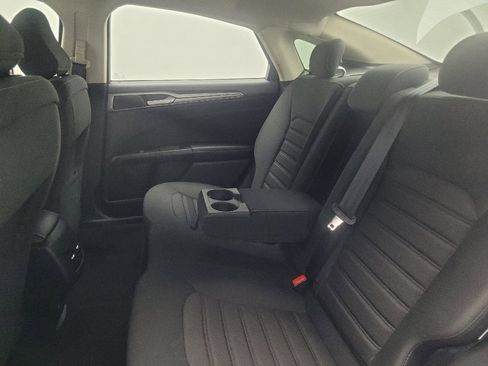 Used 2020 Ford Fusion SE FWD image 18