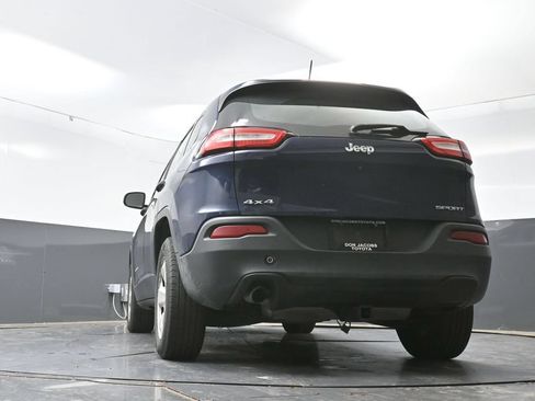 Used 2016 Jeep Cherokee Sport AWD/4WD image 30