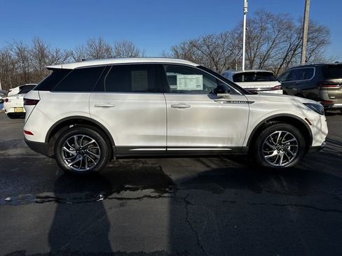 Certified 2022 Lincoln Corsair AWD w/ Equipment Group 101A image 4