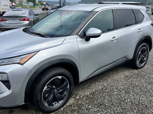 Used 2024 Nissan Rogue SV AWD/4WD image 1