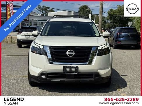 Certified 2024 Nissan Pathfinder SV AWD/4WD image 2