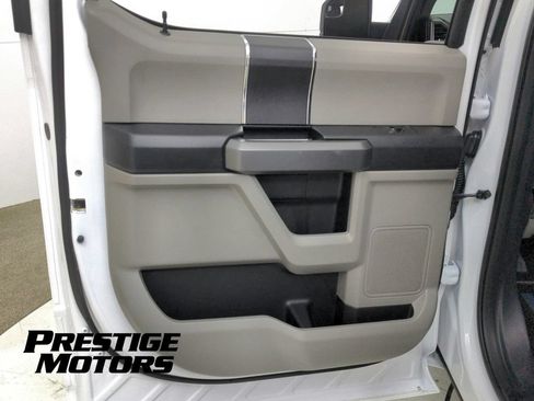 Used 2017 Ford F150 XLT AWD/4WD image 24