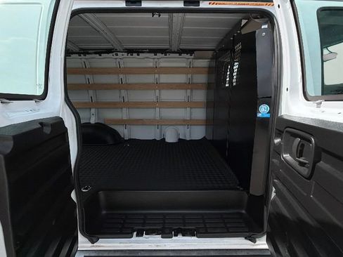 Used 2025 Chevrolet Express 2500 w/ Driver Convenience Package RWD image 27