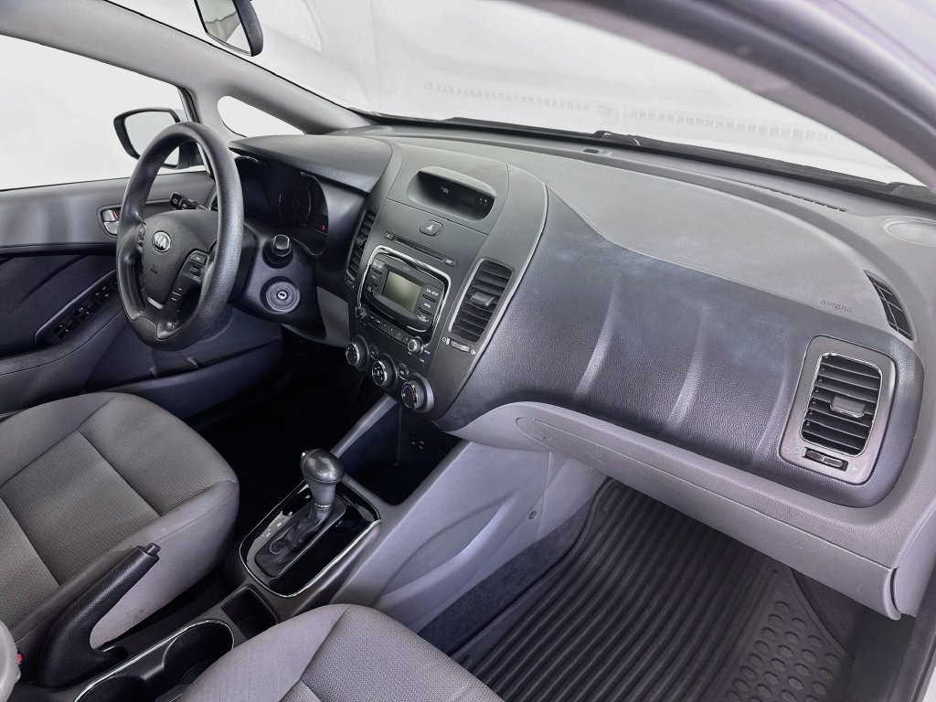 Used 2017 Kia Forte LX FWD image 27