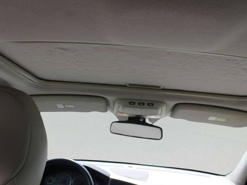 Used 2004 Volvo S60 2.5T FWD image 9