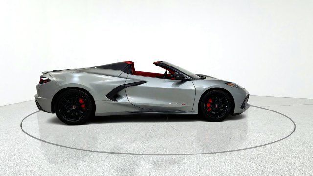 Used 2024 Chevrolet Corvette Stingray Premium Conv RWD image 9