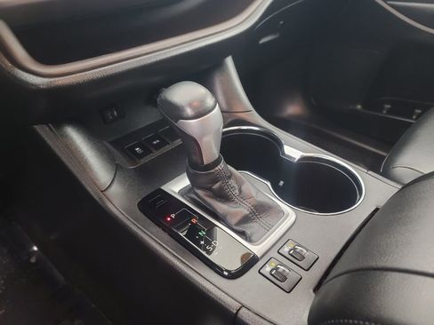 Used 2015 Toyota Highlander XLE image 37