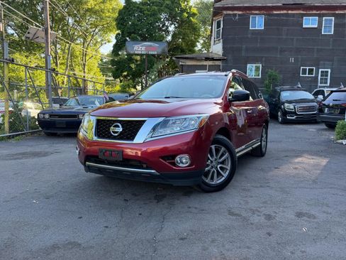Used 2014 Nissan Pathfinder SL w/ Trailer Tow Package AWD/4WD image 4