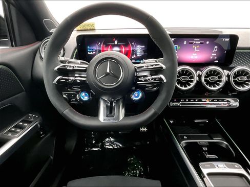 Used 2026 Mercedes-Benz GLB 35 AMG 4MATIC image 4