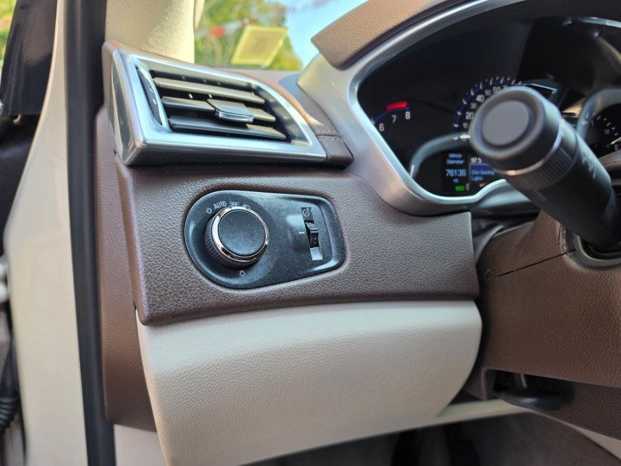 Used 2014 Cadillac SRX Luxury w/ Driver Awareness Package FWD image 23
