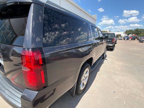 Used 2016 Chevrolet Suburban LT RWD image 6