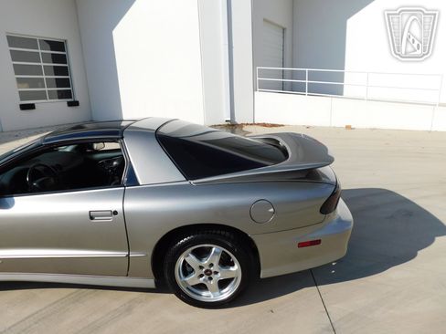 Used 2002 Pontiac Firebird Formula RWD image 17