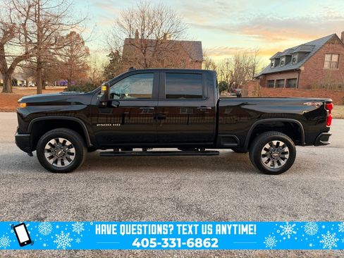 Used 2024 Chevrolet Silverado 2500 Custom w/ Custom Convenience Package image 9