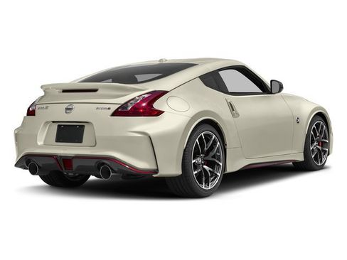 Used 2016 Nissan 370Z NISMO RWD image 2