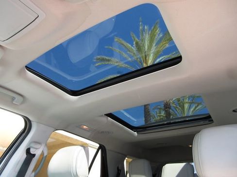 Used 2016 Ford Explorer Platinum image 24