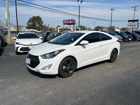Used 2013 Hyundai Elantra GS image 2
