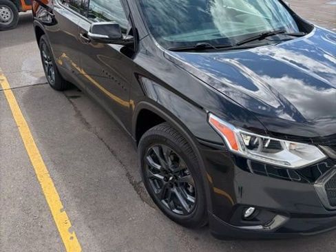 Certified 2021 Chevrolet Traverse RS FWD image 1