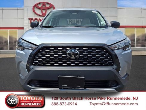 Used 2023 Toyota Corolla Cross L FWD image 2