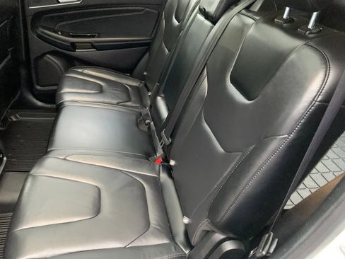 Certified 2019 Ford Edge Titanium w/ Cold Weather Package AWD/4WD image 19