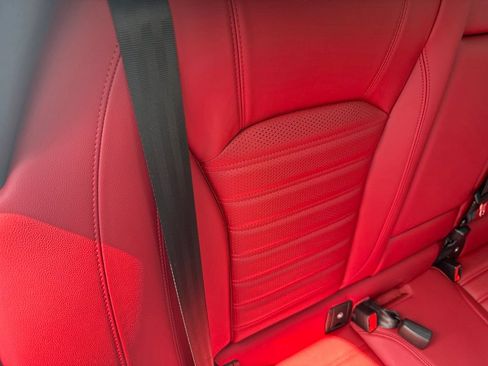 Used 2022 Alfa Romeo Giulia Veloce AWD/4WD image 63