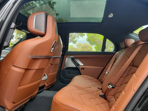 New 2026 BMW 740i w/ Premium Package RWD image 11