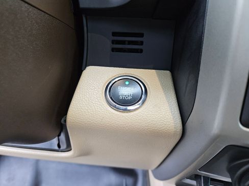 Used 2019 Ford F150 Lariat w/ Equipment Group 502A Luxury AWD/4WD image 23