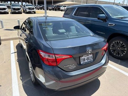 Used 2017 Toyota Corolla LE w/ Carpet Mat Package (TMS) FWD image 5