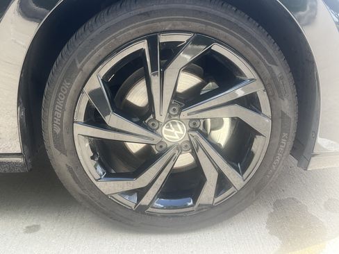 Certified 2026 Volkswagen Jetta SE w/ Black Wheel Package FWD image 11