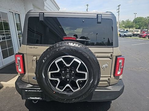 Used 2025 Ford Bronco Outer Banks AWD/4WD image 5