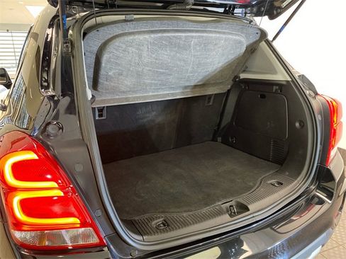 Used 2020 Chevrolet Trax LT image 5