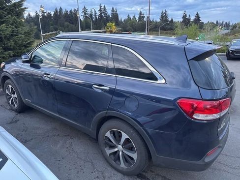 Used 2018 Kia Sorento EX AWD/4WD image 3