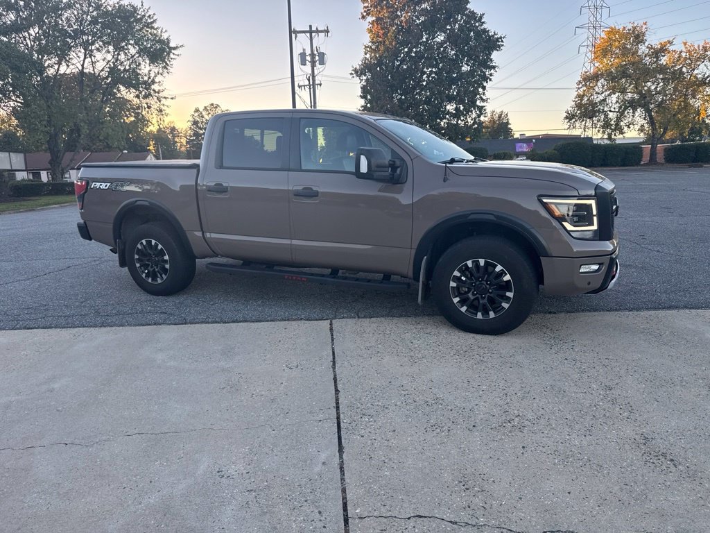 Used 2021 Nissan Titan PRO-4X w/ Pro-4x Convenience Package AWD/4WD image 12