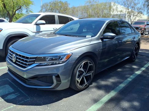 Certified 2021 Volkswagen Passat 2.0T R-Line FWD image 1