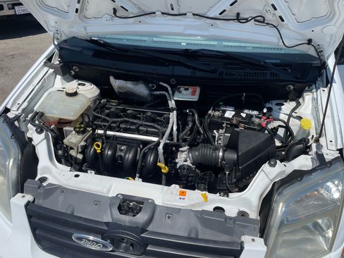 Used 2011 Ford Transit Connect XLT FWD image 13