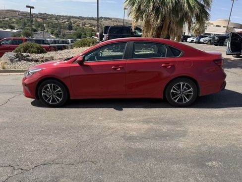 Used 2024 Kia Forte LXS FWD image 2