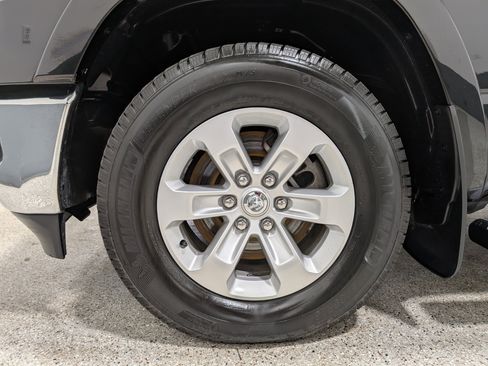 Used 2019 RAM 1500 Laramie image 12