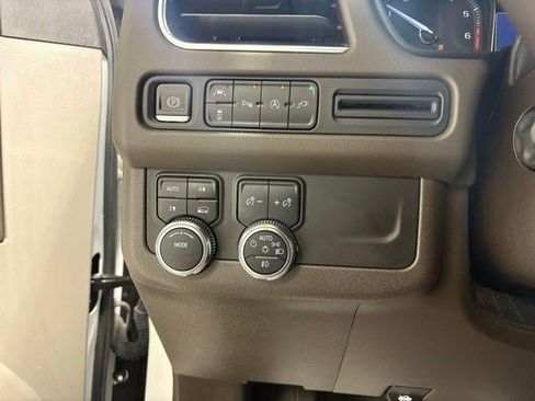 Used 2021 GMC Yukon SLT w/ SLT Premium Package image 60