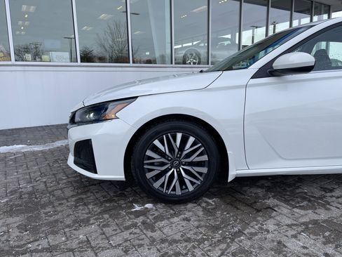 Used 2023 Nissan Altima 2.5 SV image 10