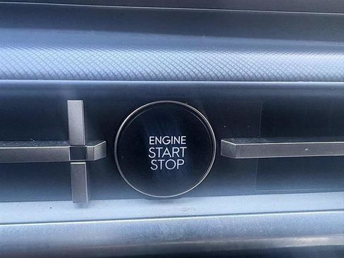 Used 2024 Hyundai Santa Fe SEL FWD image 8