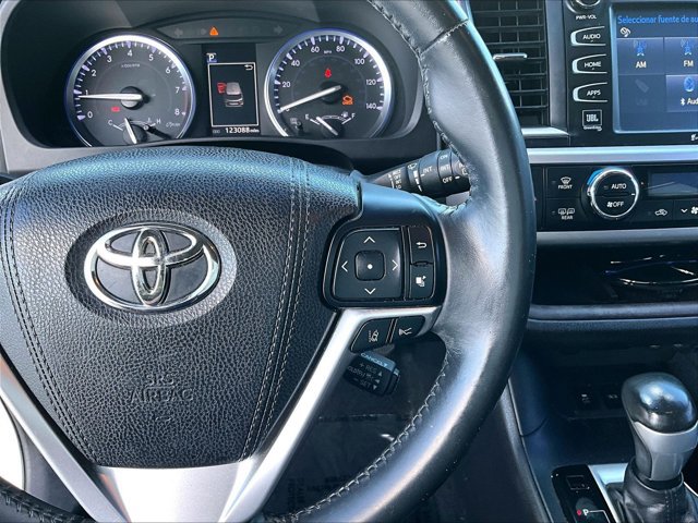 Used 2017 Toyota Highlander Limited FWD image 21