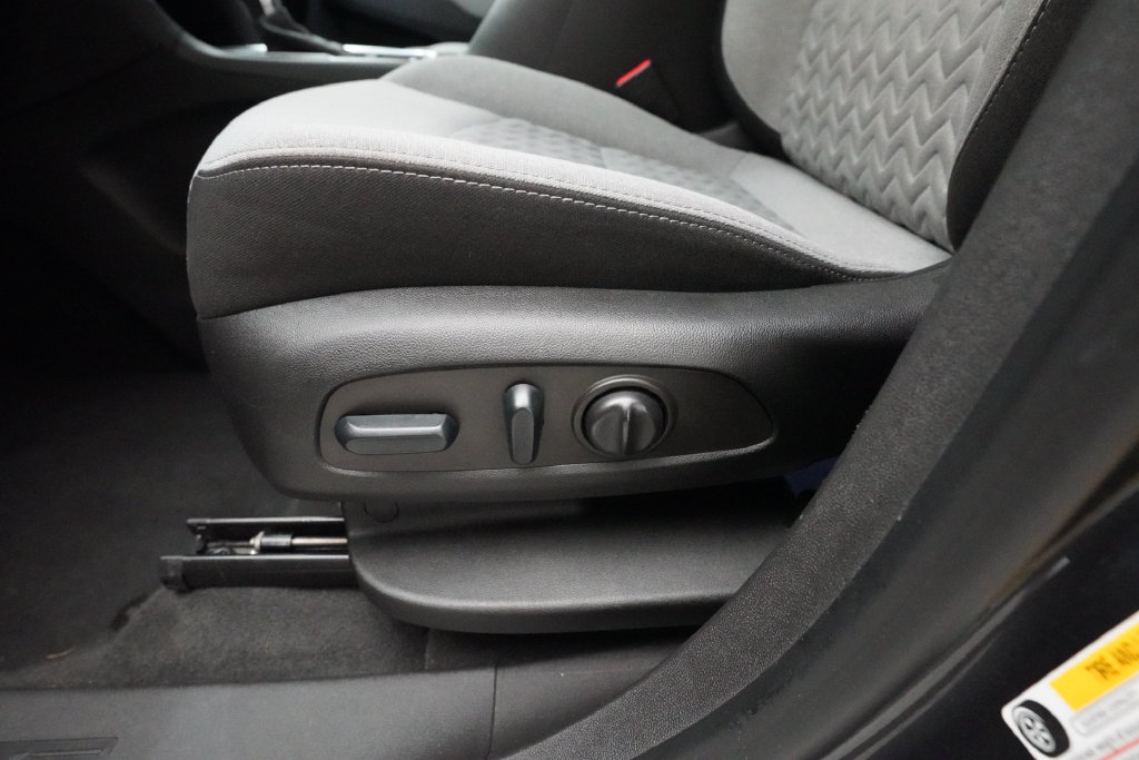 Used 2022 Chevrolet Equinox LS w/ LS Convenience Package FWD image 27