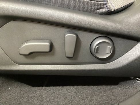 Used 2025 Subaru Forester Premium image 13