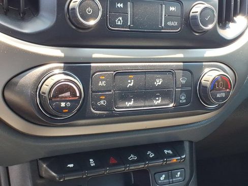 Used 2021 Chevrolet Colorado Z71 AWD/4WD image 17